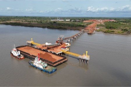 Icon Gulf Trading, the shipping arm of Dynamic Mining, and GeoServe celebrate one-year milestone in voyage management collaboration