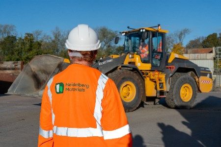 Volvo’s electric L120 loader makes UK debut at Heidelberg Materials’ Nuneaton site
